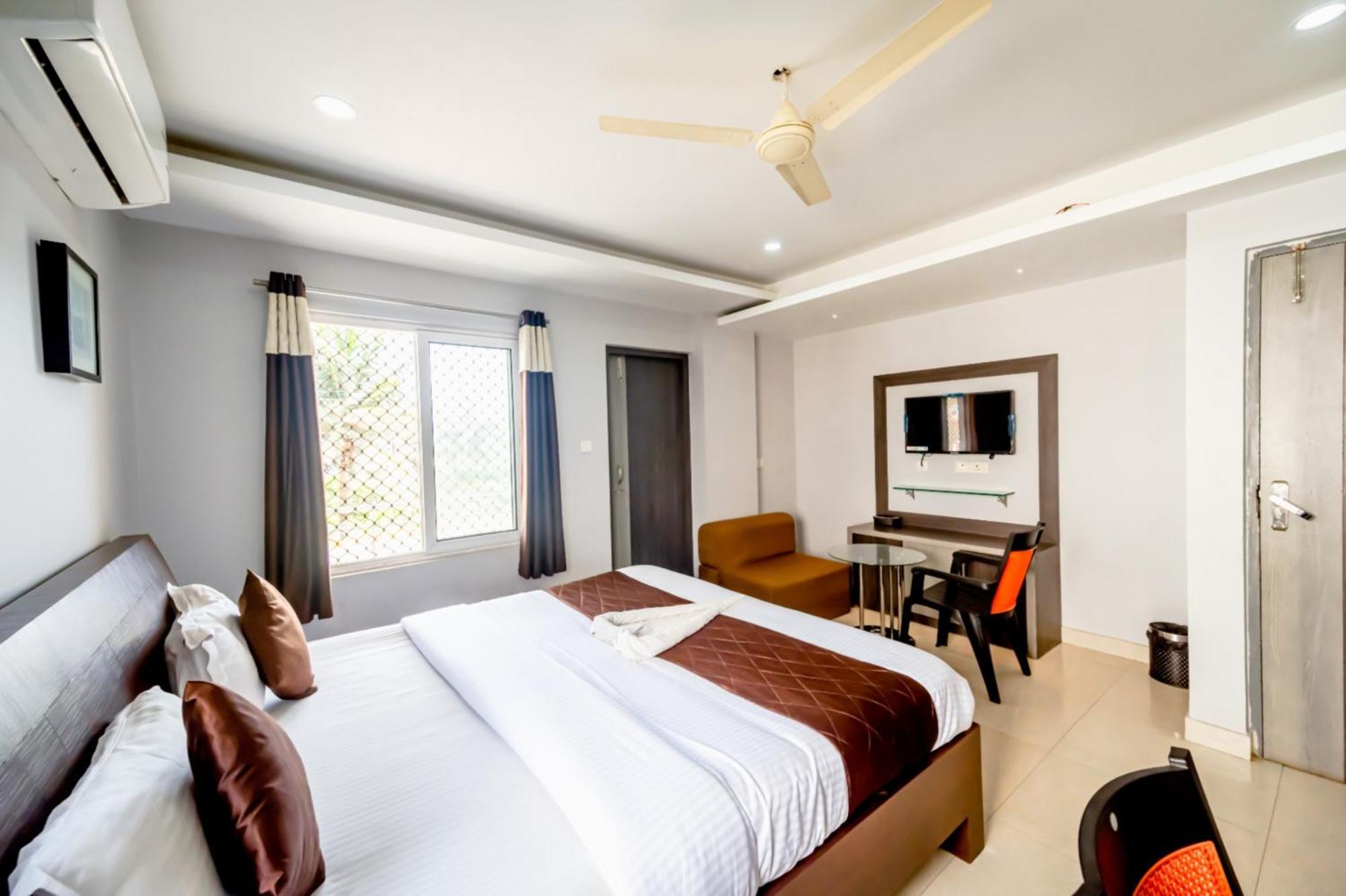 Shivangi - Balcony Sea View Hotel-excellent Customer Choice- Best Seller By Morservices